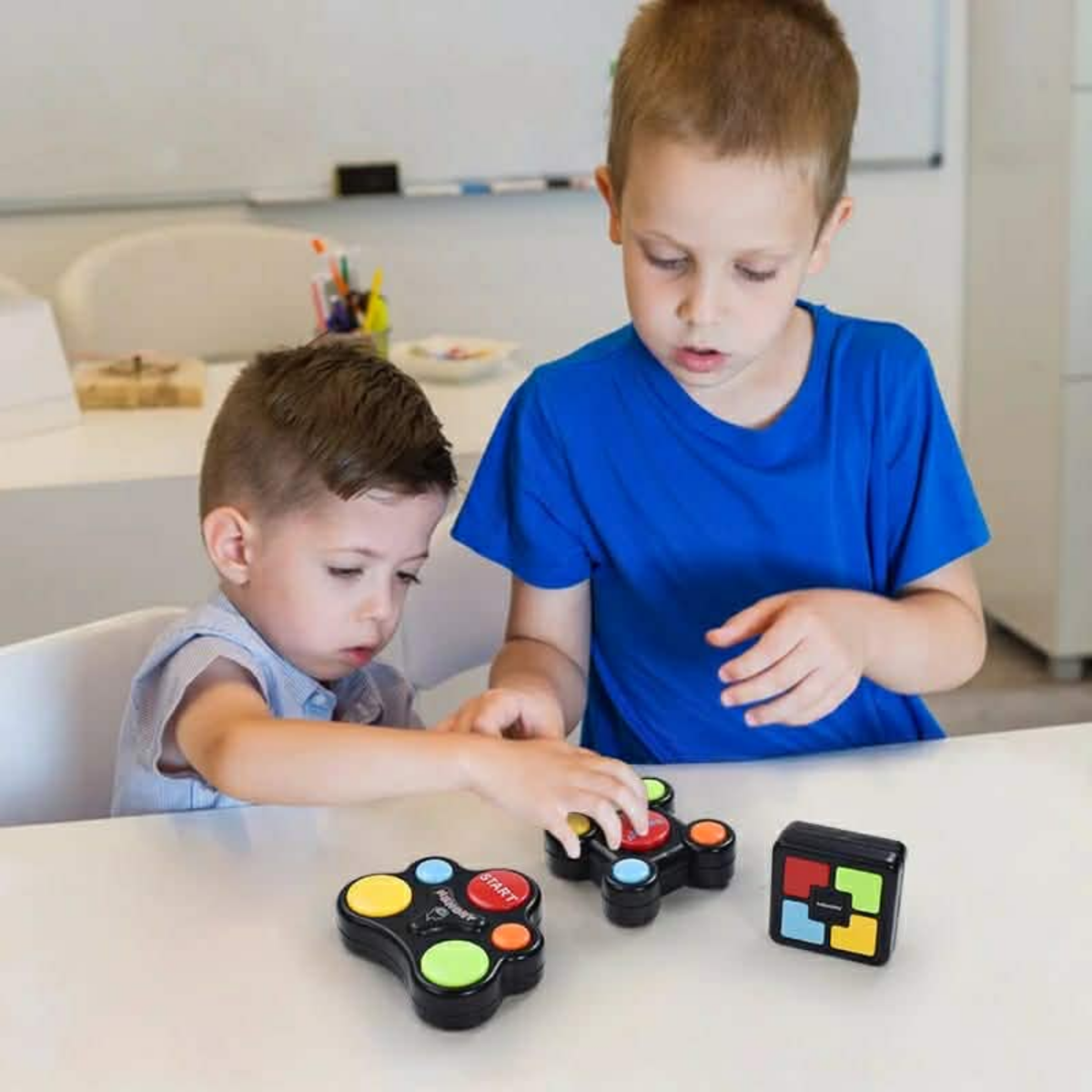 Electronic Memory Game Toy – Lights and Sound Interactive Brain Training Game Machine for Kids Educational Entertainment