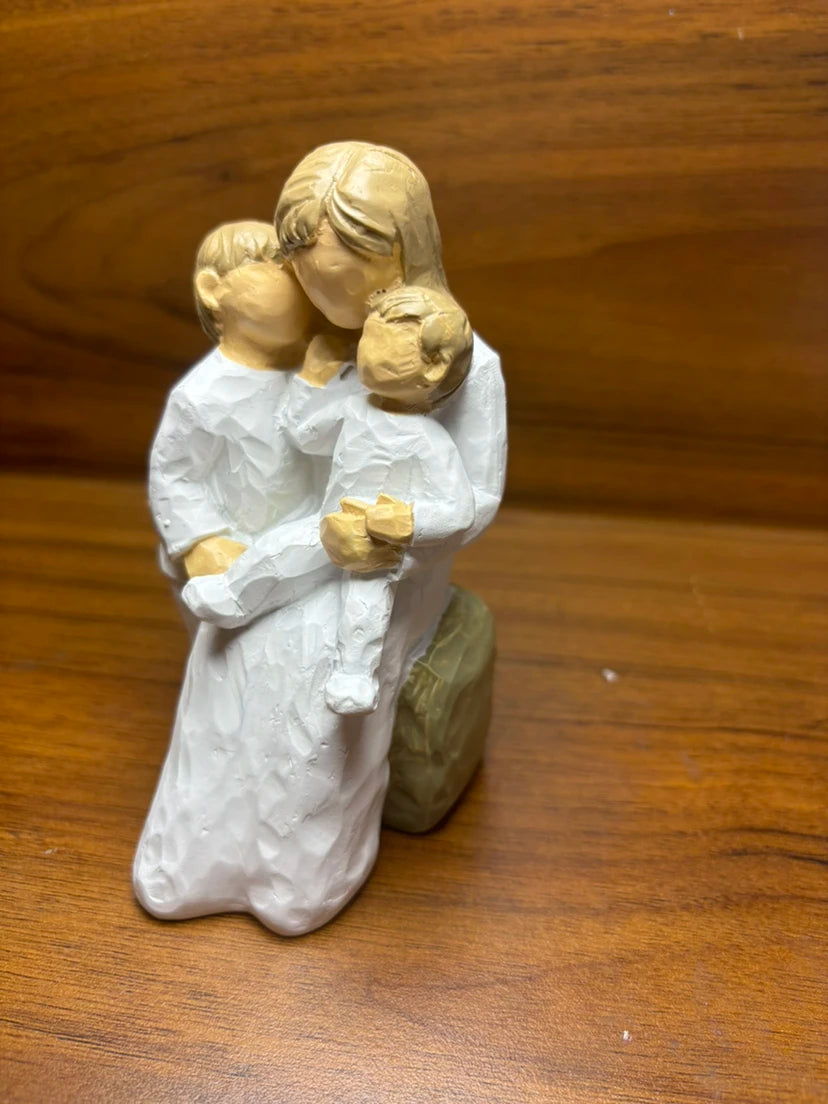 Heart-Shaped Resin Sister & Daughter, Mother & Child Statues – Warm Decorative Gift Celebrating Family Bond, Perfect for Mother’s Day, Birthday or Thanksgiving