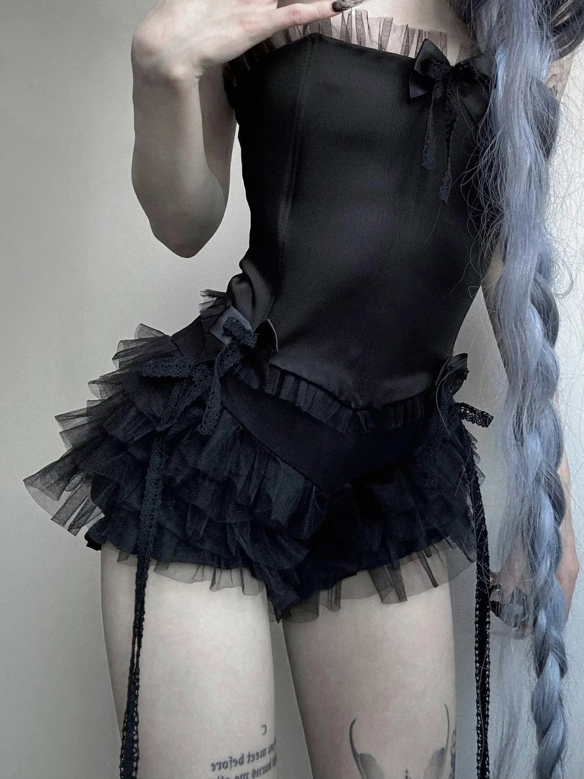 Gothic Lace Ruffle Shorts – Low-Waist Lolita Mini Shorts for Women with Cute Gyaru Aesthetic and Edgy Streetwear Styling