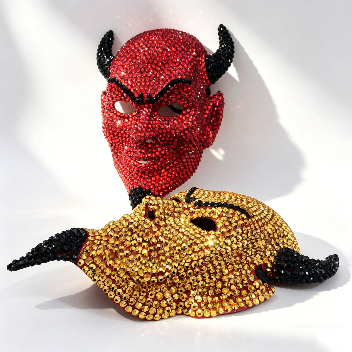 Crystal Horned Devil Mask – Rhinestone Full-Face Demon Costume Accessory for Halloween, Masquerade Balls, Festivals and Bold Gothic Party Looks