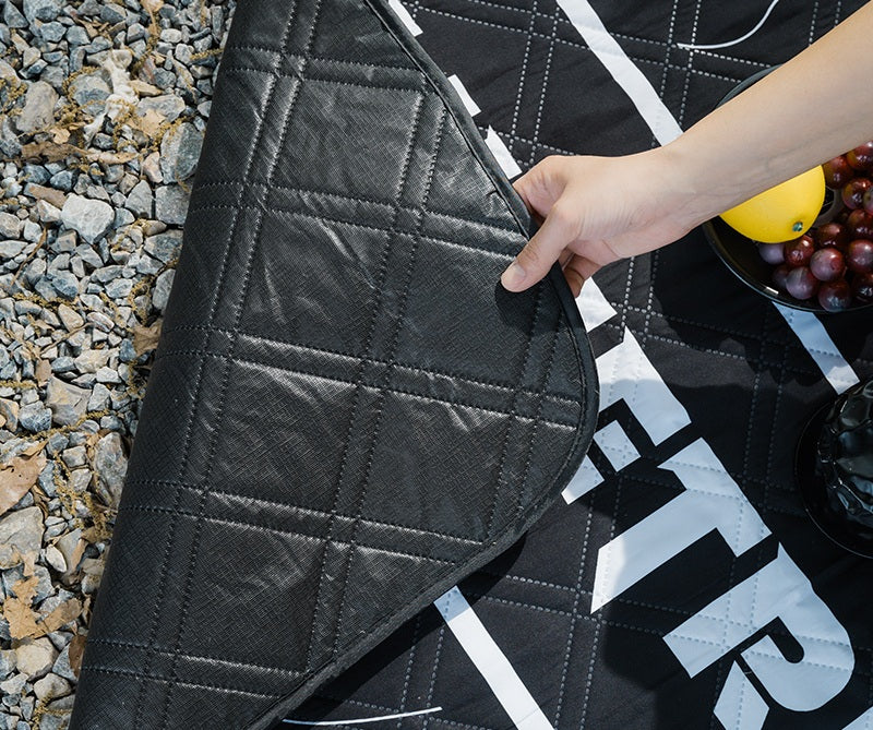 Outdoor Picnic Mat – Waterproof Aluminum Film Blanket for Camping & Spring Outings