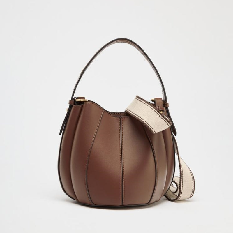 Luxury Designer Bucket Bag – Fashionable Crossbody Handbag with Detachable Wallet Pocket for Everyday Chic