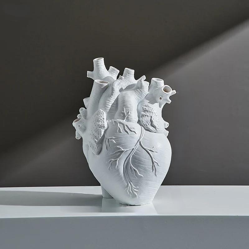 Heart-Shaped Resin Vase – Nordic-Inspired Flower Arrangement Container for Fresh or Dried Blooms, Perfect Home Décor Accent