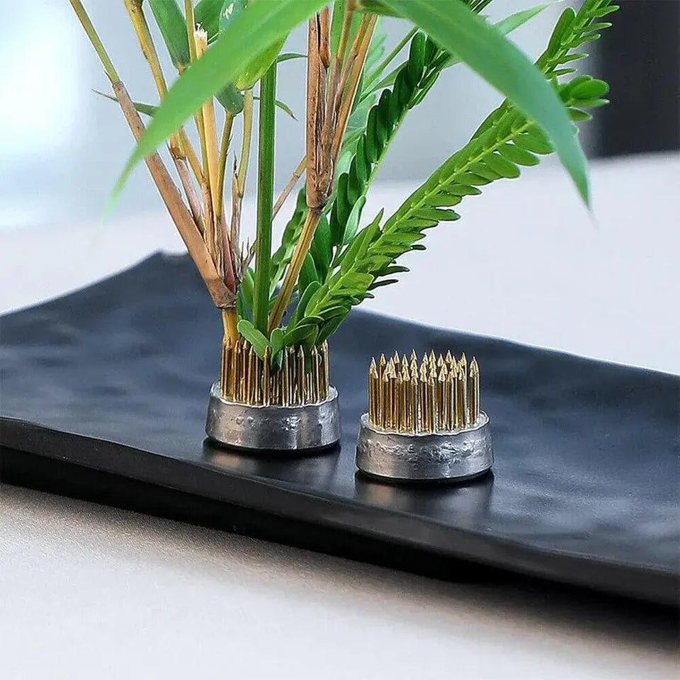 Round Ikebana Kenzan Flower Holder – Spiky Frog Tool for Stunning Japanese Floral Arrangements and Stylish Home Décor