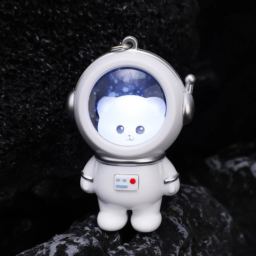 Spaceman Light Glowing Keychain – Adorable Space Bear with Starry Night Light! Perfect Bag Charm & Luminous Accessory for Dreamy Adventures