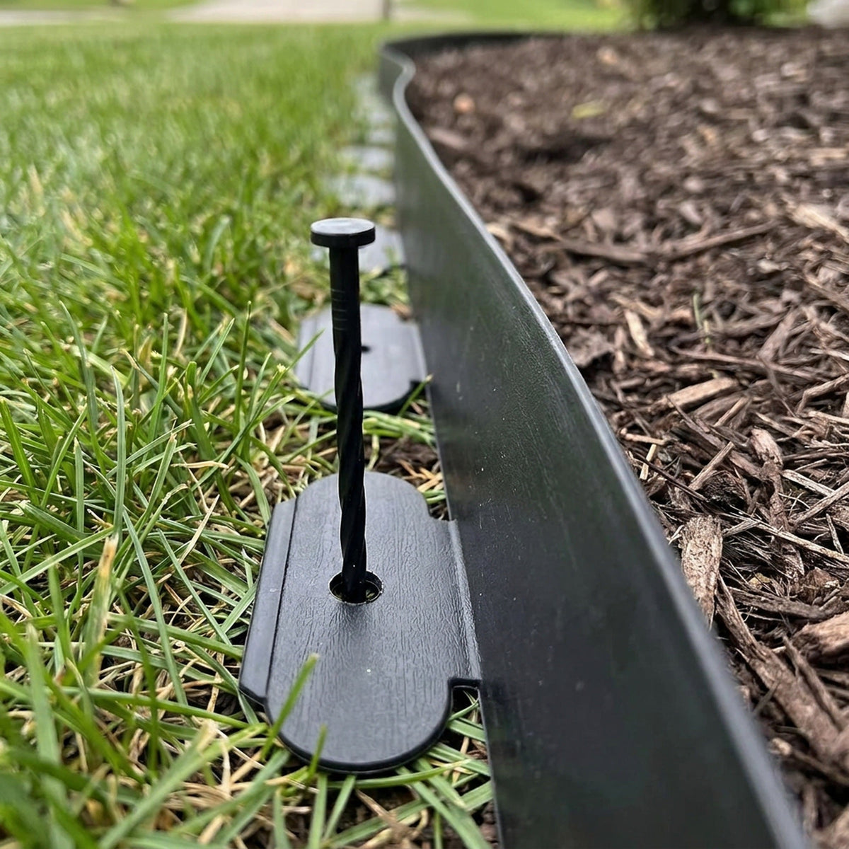 Lawn Edging Boarder Plastic – Easy-to-Install Landscape Edging Solution that Adds Long-Lasting Beauty to Lawns & Flowerbeds