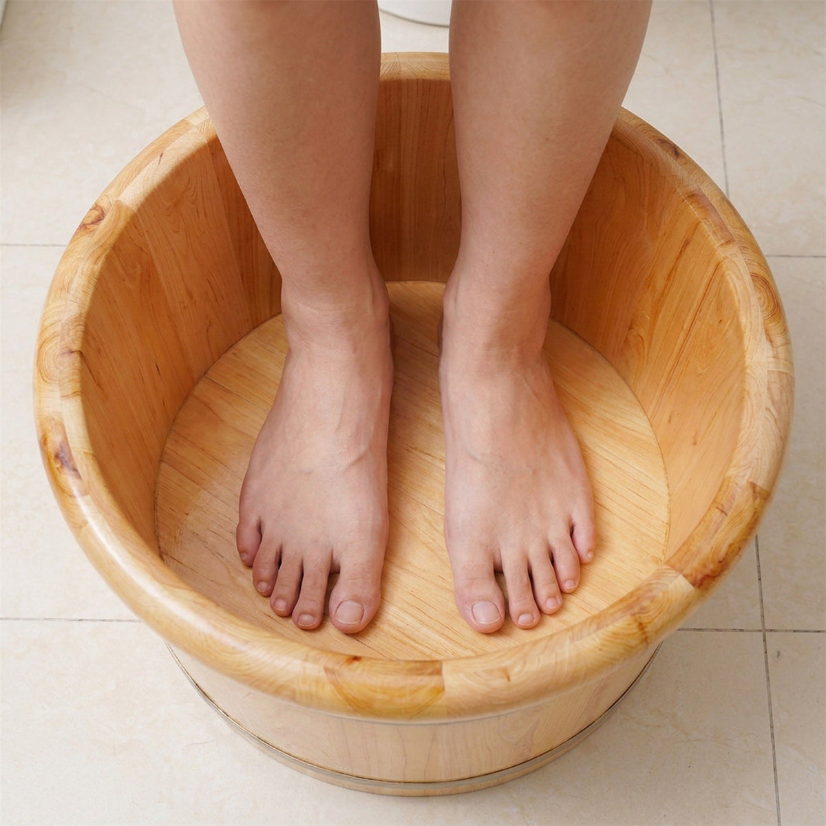 Premium Cedar Wood Foot Bath Bucket – Built-In Massage Roller & Heat Preservation for Ultimate Foot Soak Relaxation & Tension Relief
