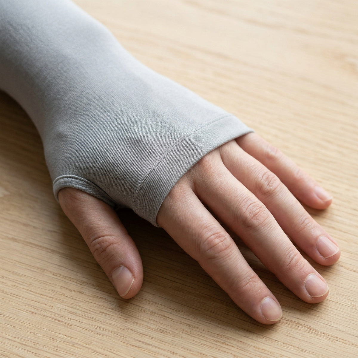 Ice Silk Arm Sleeves - Non-slip with UV Protection Sun Sleeves, Hand Protective Cover for Summer and Outdoor Activities