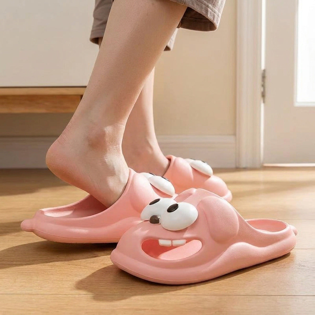 Cartoon Closed-Toe Slippers with Hole – Non-Slip Summer Slippers for Women, Perfect for Indoor Comfort and Outdoor Style