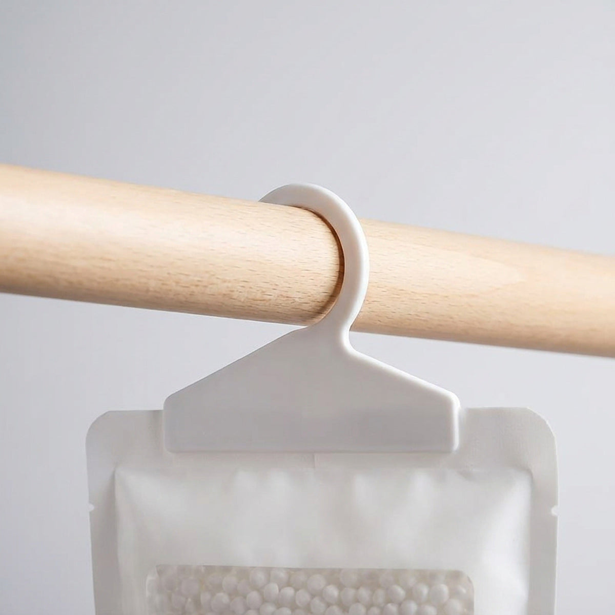 Hanging Desiccant Moisture Absorber Bags – No-Power Damp Traps for Closets, Wardrobes, Cabinets, Basements and Storage