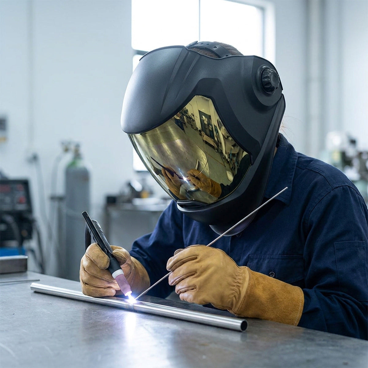 Professional Auto Darkening Welding Helmet – Large View True Color Mask for TIG MIG MMA Welding
