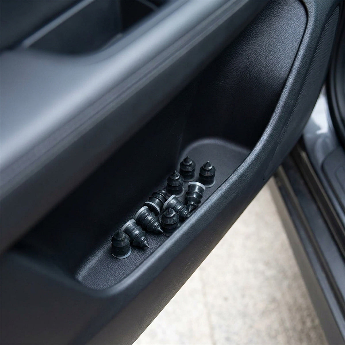 Screw-In Tire Plugs – Tire Repair Kit for Tubeless Car, Light Truck, Motorcycle and Scooter Tires (Tire Puncture Sealing Nail)