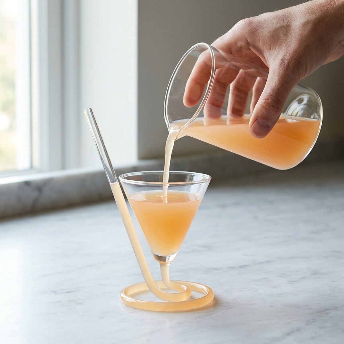 Spiral Straw Cocktail Glass– Stylish Triangle Wine Glass with Built-in Straw for Martini, Whiskey & Party Elegance