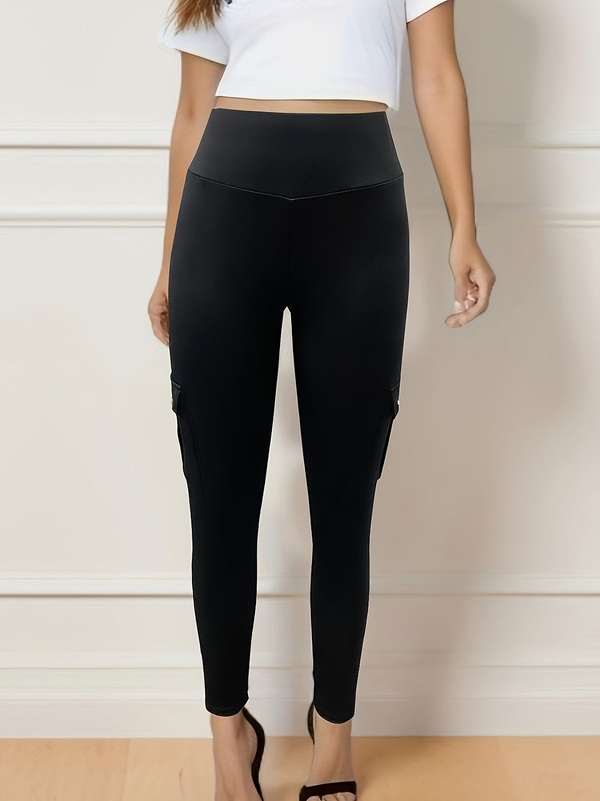 High-Waisted Sculpt & Support Yoga Leggings –  Cargo Style Activewear for Women with Tummy Control and Seamless Fit for All-Day Movement