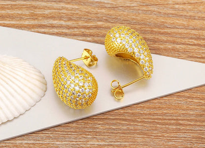 Glossy Waterdrop Zircon Earrings – Lightweight Chunky Gold or Silver Hoops with Hollow Design for Trendy Women’s Fashion Jewelry Looks