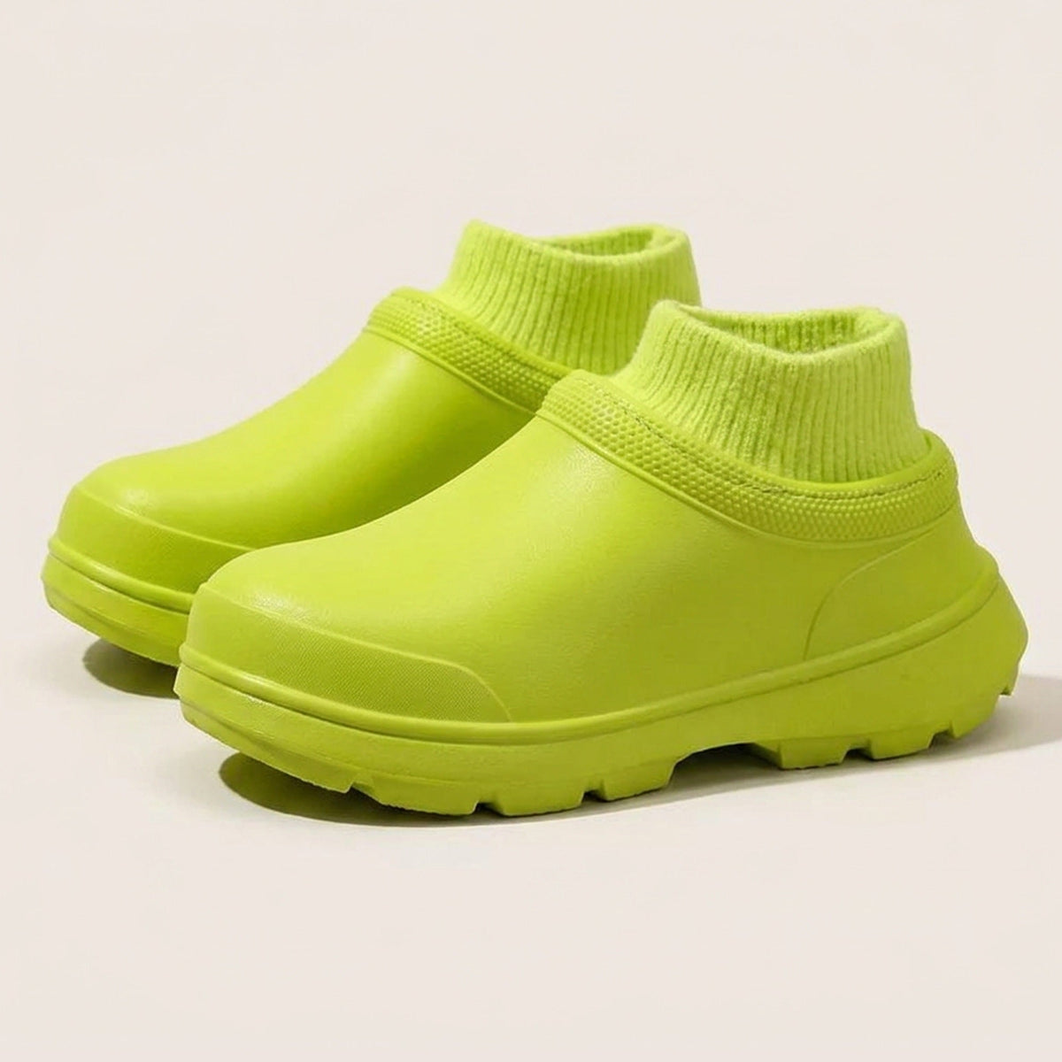 Winter Non-Slip Waterproof Shoes – Fur-Lined, Oil-Resistant Footwear for Chefs, Gardeners, & More