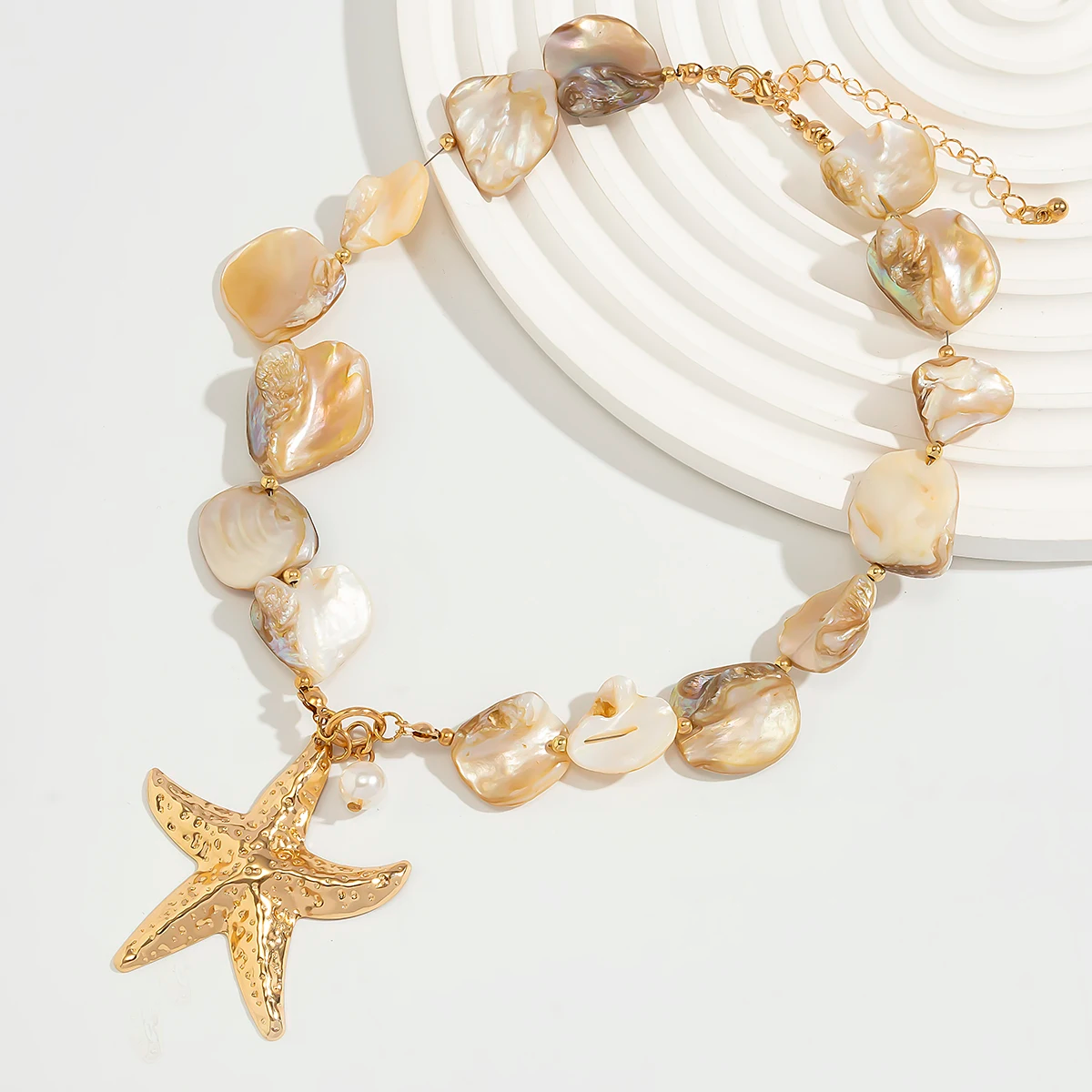 Big Starfish Pendant Gold Necklace – Beach-Inspired Vintage Choker for Bold Summer Looks & Ocean Lovers