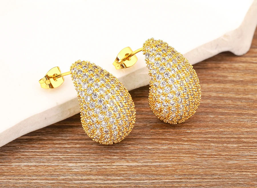 Glossy Waterdrop Zircon Earrings – Lightweight Chunky Gold or Silver Hoops with Hollow Design for Trendy Women’s Fashion Jewelry Looks