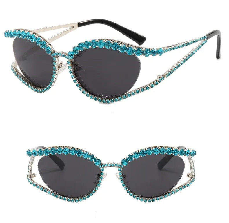 Diamond Cat Eye Hollow Concave Sunglasses – Trendsetting Street Photography Eyewear with Bold 3D Lens Shape for Fashion-Forward Women