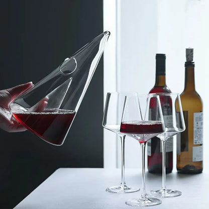 Borosilicate Glass Wine Decanter – Elegant Pyramid Waterfall Carafe Enhances Aroma, Aerates Wine, and Elevates Every Pouring Ritual