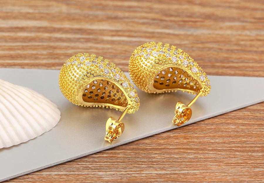 Glossy Waterdrop Zircon Earrings – Lightweight Chunky Gold or Silver Hoops with Hollow Design for Trendy Women’s Fashion Jewelry Looks