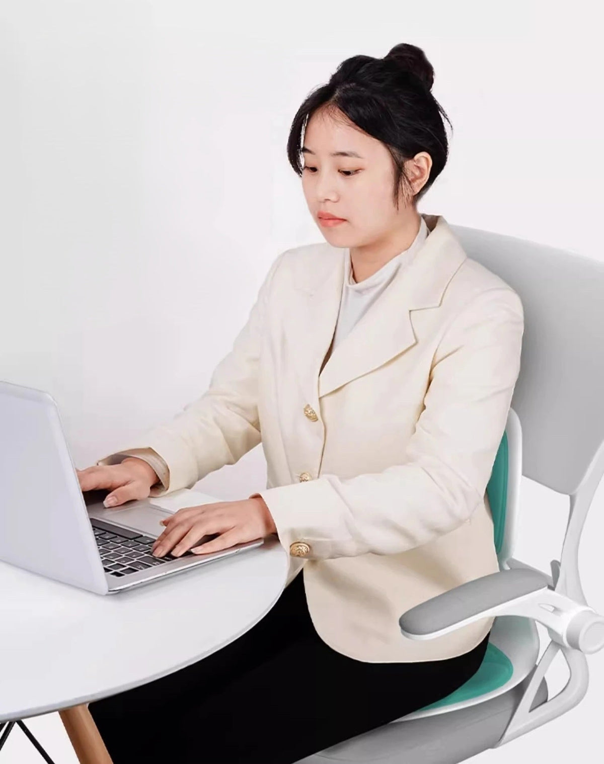 Ergonomic Waist Pad with Memory Foam – Breathable Lumbar Support for Long Sitting, Posture Correction for Office, Home & Travel Use