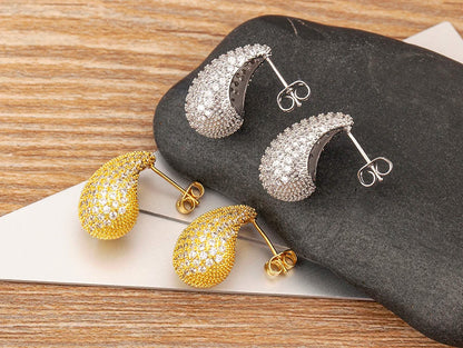 Glossy Waterdrop Zircon Earrings – Lightweight Chunky Gold or Silver Hoops with Hollow Design for Trendy Women’s Fashion Jewelry Looks