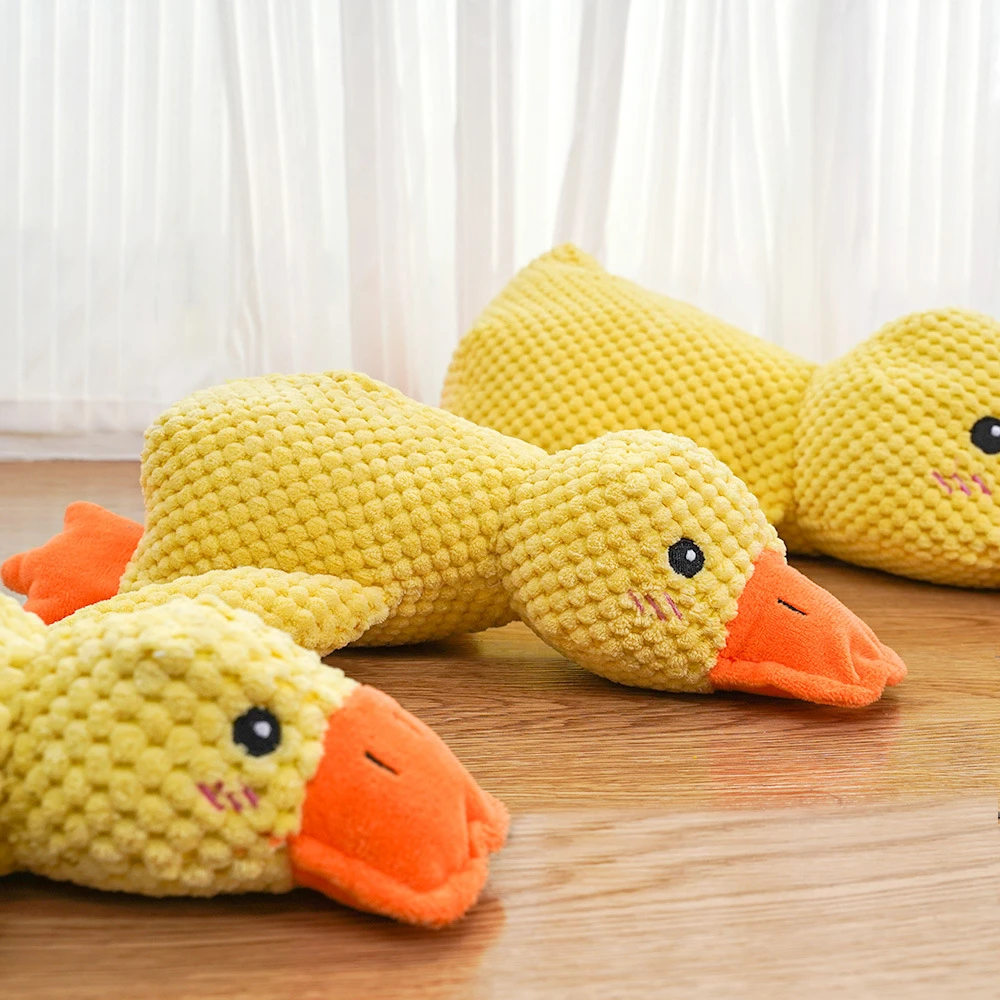 Plush Duck Chew Toy – Squeaky & Bite-Resistant for Calming Puppies & Teething Relief