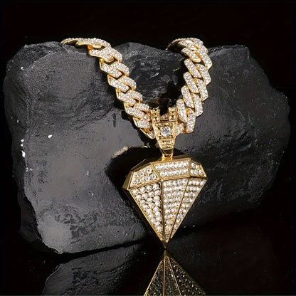Creative Triangle Men’s Necklace – Minimalist Fashion Jewelry Pendant for Daily Wear, Parties and Holiday Gifting