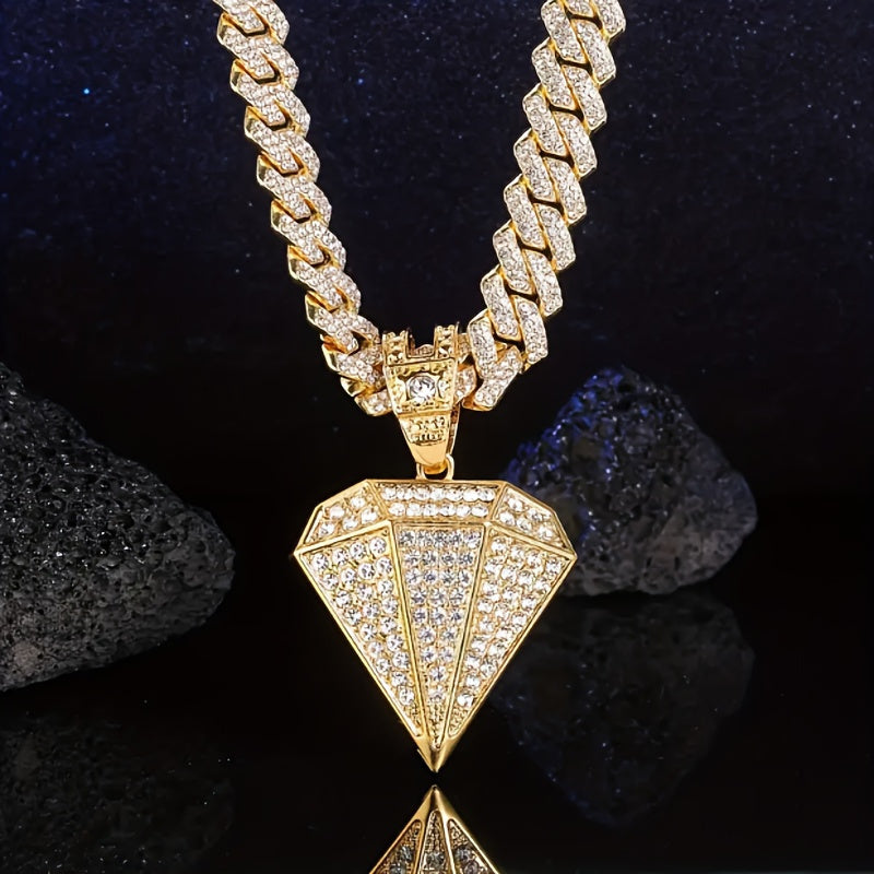 Creative Triangle Men’s Necklace – Minimalist Fashion Jewelry Pendant for Daily Wear, Parties and Holiday Gifting