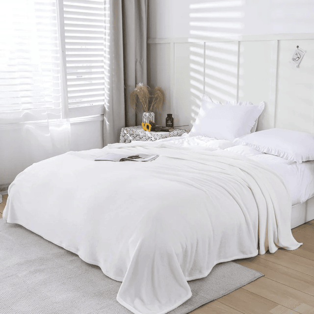 Super Soft Flannel Throw Blanket, Warm Bedspread