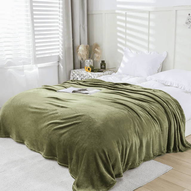 Super Soft Flannel Throw Blanket, Warm Bedspread