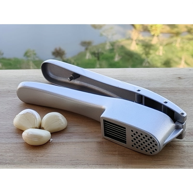 Heavy-Duty Aluminum Garlic Press & Chopper – 2-in-1 Manual Crusher with Cleaning Sheets for Efficient Kitchen Food Preparation