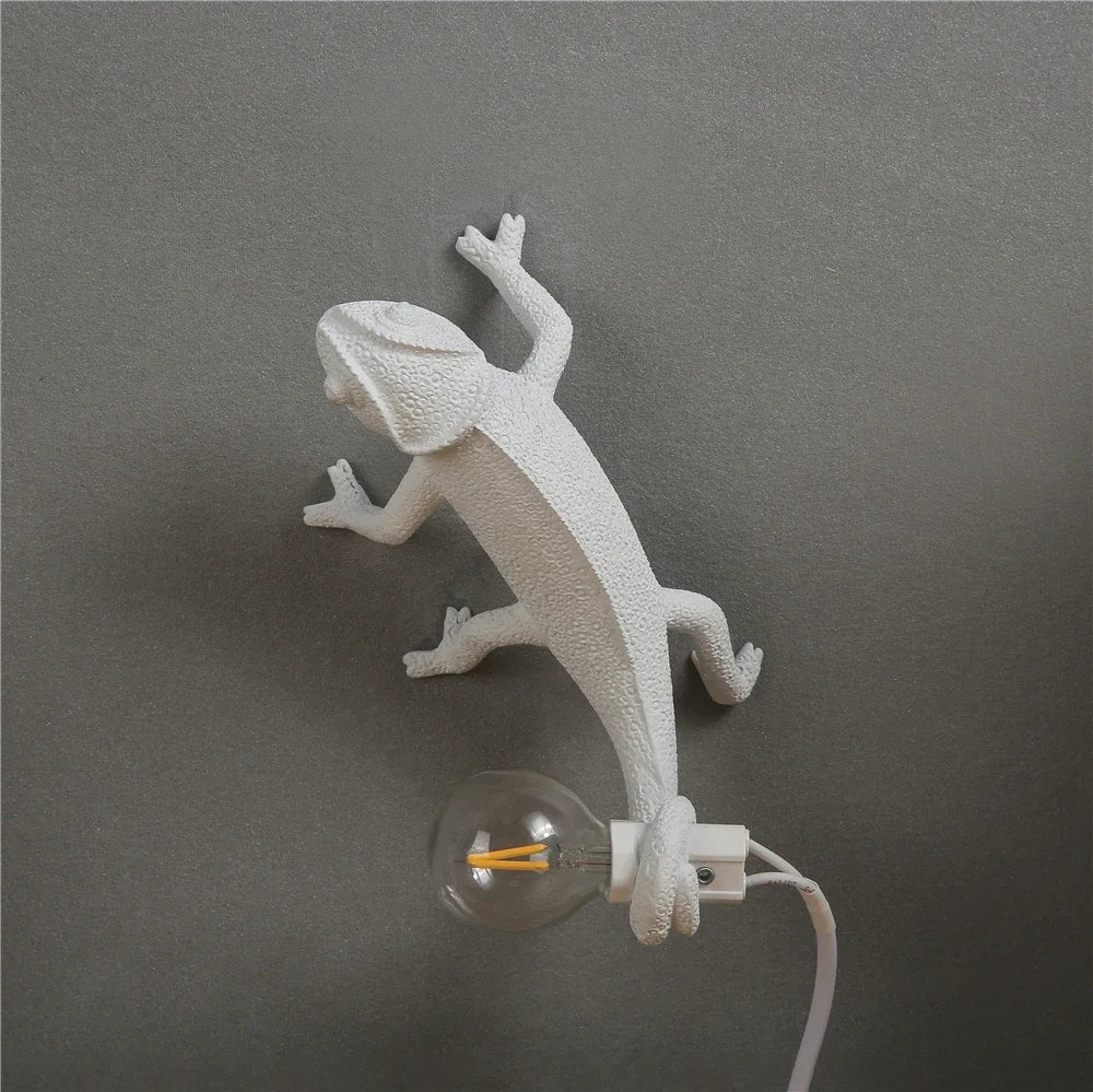 Cute Lizard Wall Lamp Night Light – Resin Chameleon LED Wall Fixture for Dorm Room, Bedroom and Creative Home Decor