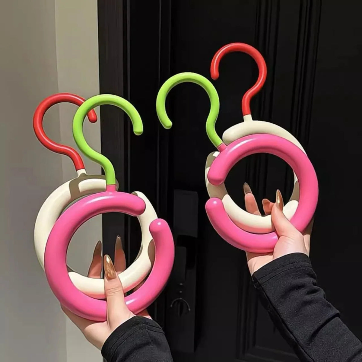 Rotating Hook Multifunctional No-Drill Hanger – Space-Saving Organizer for Scarves, Hats, Bags, and Accessories