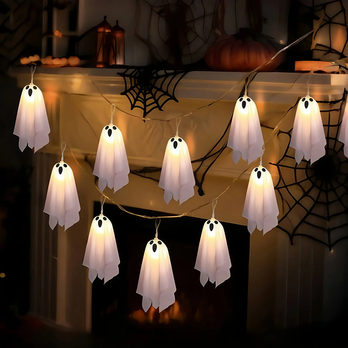 Halloween Screaming Ghost String Lights – Glowing LED Hanging Ornaments for Haunted House Atmosphere, Spooky Party, and Outdoor Festival Décor