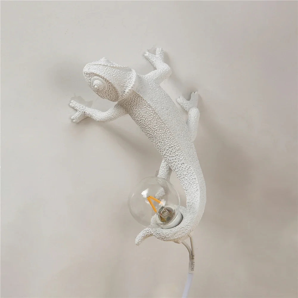 Cute Lizard Wall Lamp Night Light – Resin Chameleon LED Wall Fixture for Dorm Room, Bedroom and Creative Home Decor