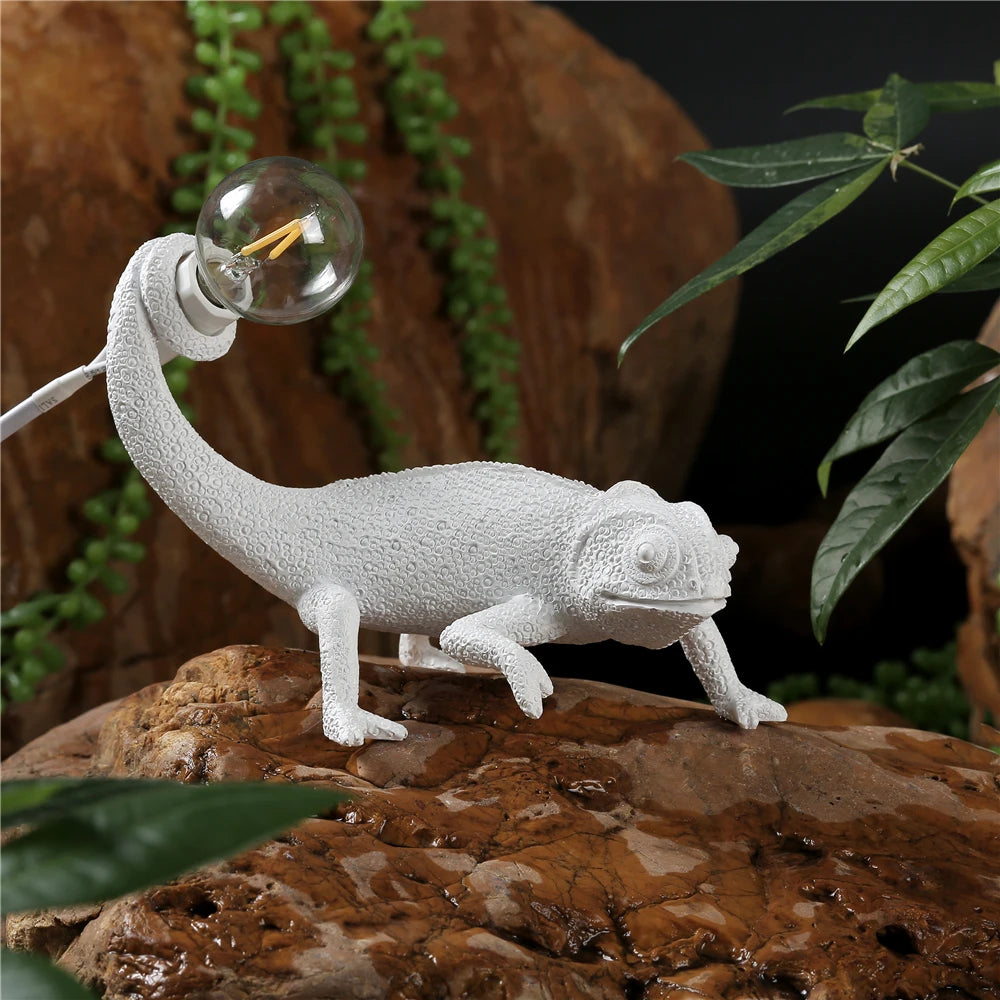 Cute Lizard Wall Lamp Night Light – Resin Chameleon LED Wall Fixture for Dorm Room, Bedroom and Creative Home Decor