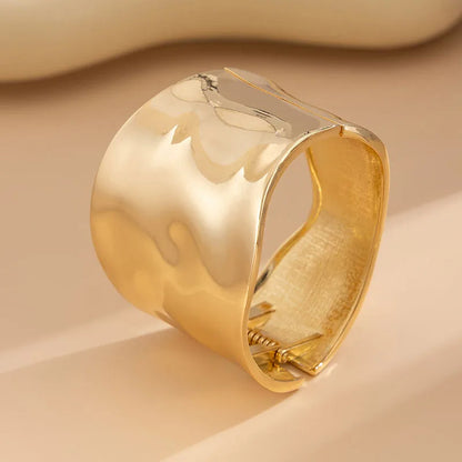 Punk Metal Spring Bangles – Bold Vintage Hip Hop Bracelets in Gold & Silver for Women Who Love Statement Jewelry & Rock Vibes