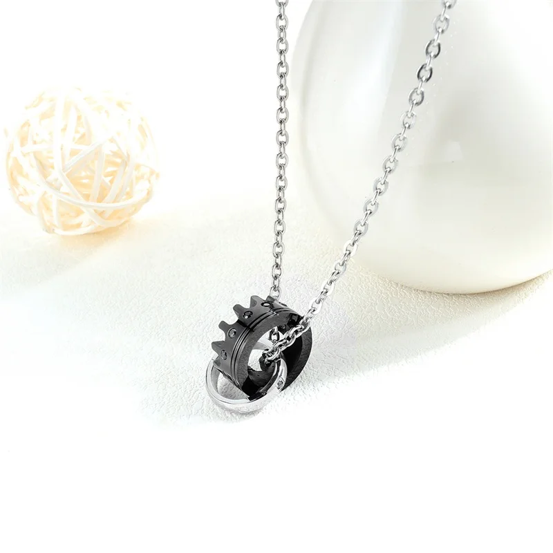 Matching King & Queen Crown Necklaces – Engraved Stainless Steel Couple Necklace for Eternal Love