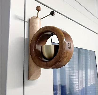 Snail-Shaped Wooden Dopamine Doorbell – Cute Bird Wind Chimes for Entrance Decor, Opening Reminder & Whimsical Housewarming Gift