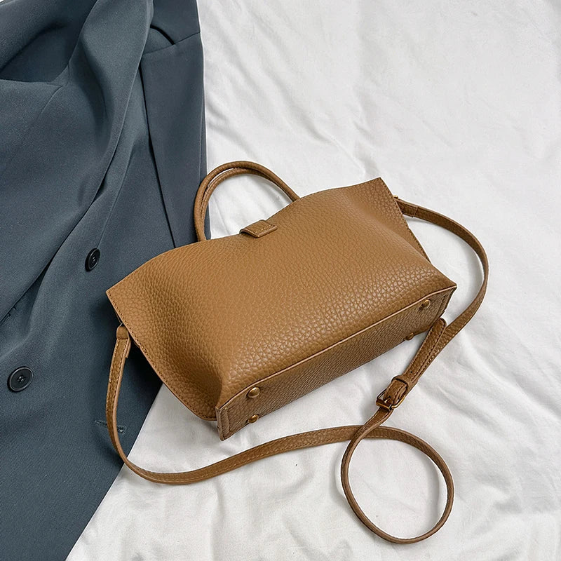 Luxury Leather Tote Handbag for Women – Designer Soft Shoulder Crossbody Bag with Large Capacity and Elegant Fashion Appeal