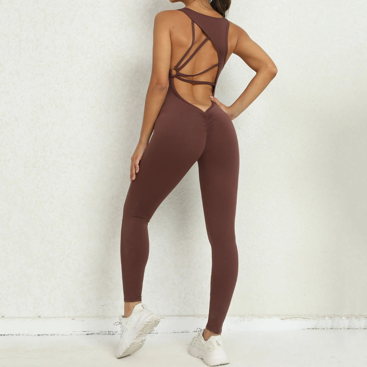 Sporty Sleeveless Women’s Fitness Jumpsuit – V-Shaped Back Design Jumpsuit, Gym-Ready Overalls Set for Yoga, Running & Workout in Bold Colors