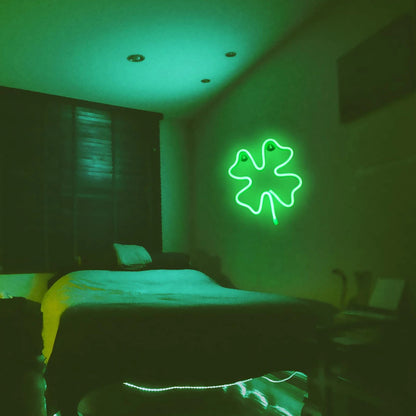 St. Patrick’s Day Green Neon Sign – USB/Battery Wall Light Clover Decor for Holiday Gifting, Parties, Offices & Bedrooms