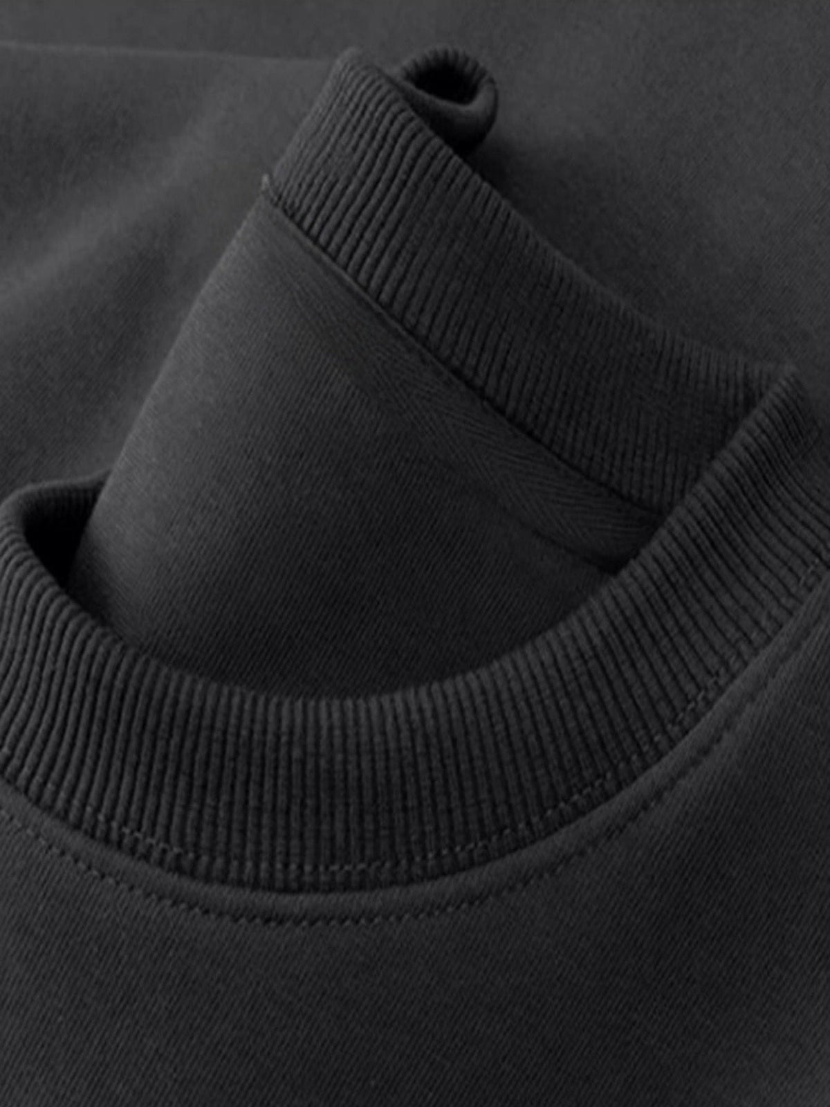 Men’s Printed Sweater – Lightweight and Comfortable Layering Essential for Stylish Autumn and Spring Looks