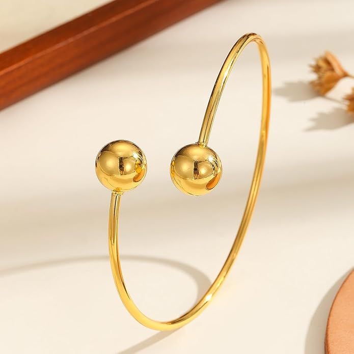 Shell Heart Open Cuff Bracelet – Stainless Steel Gold Bangle for Women, Romantic Valentine’s Gift with Delicate Charm