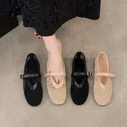 Summer Mesh Hollow Sandals for Women – Retro Chic Flats for Beach & Everyday Comfort