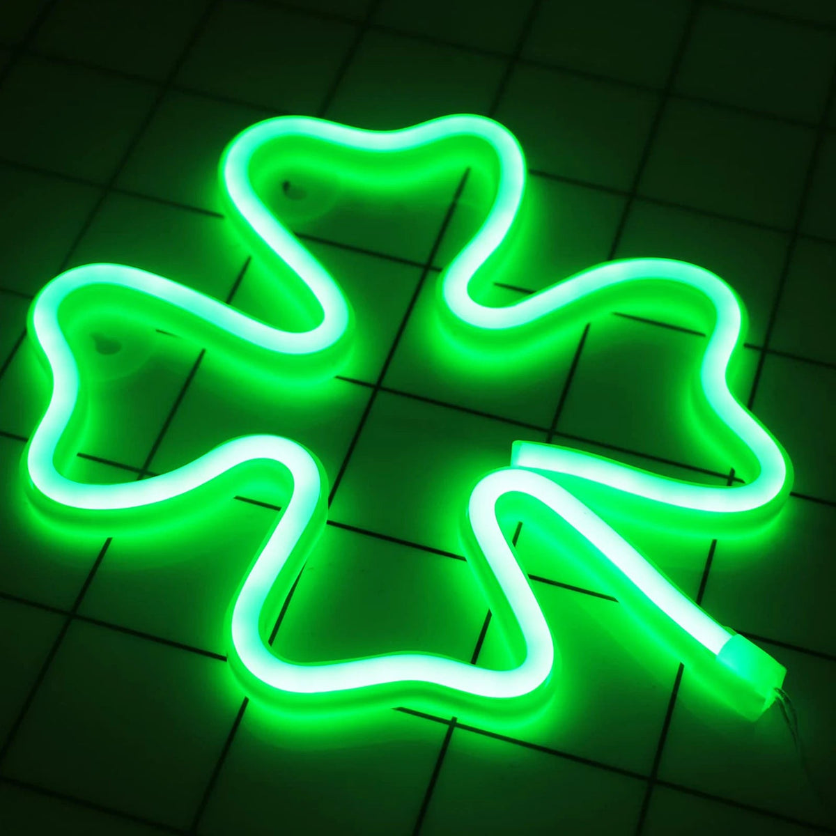 St. Patrick’s Day Green Neon Sign – USB/Battery Wall Light Clover Decor for Holiday Gifting, Parties, Offices & Bedrooms