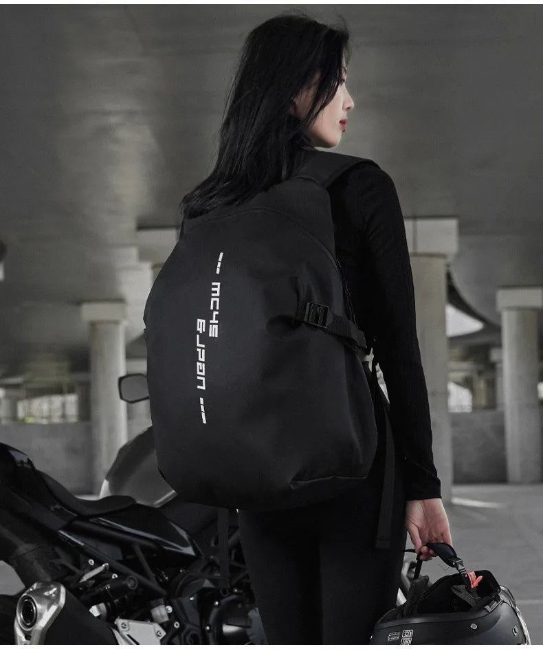 Waterproof Helmet Backpack – Motorcycle & Cycling Storage Bag with Reflective Stripe, Large Capacity & Secure Helmet Carrying Solution