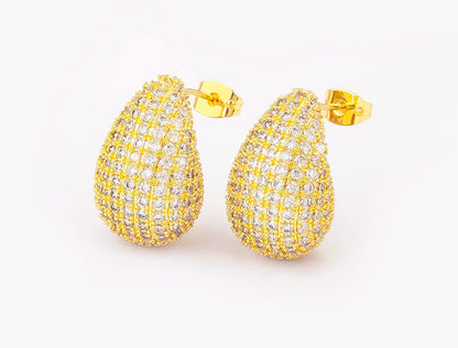 Glossy Waterdrop Zircon Earrings – Lightweight Chunky Gold or Silver Hoops with Hollow Design for Trendy Women’s Fashion Jewelry Looks